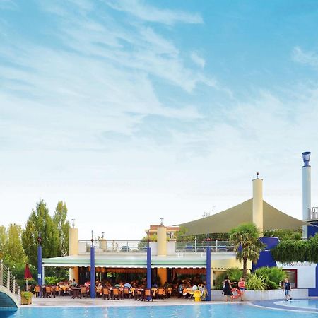 Villaggio Planetarium Resort Bibione Exterior foto
