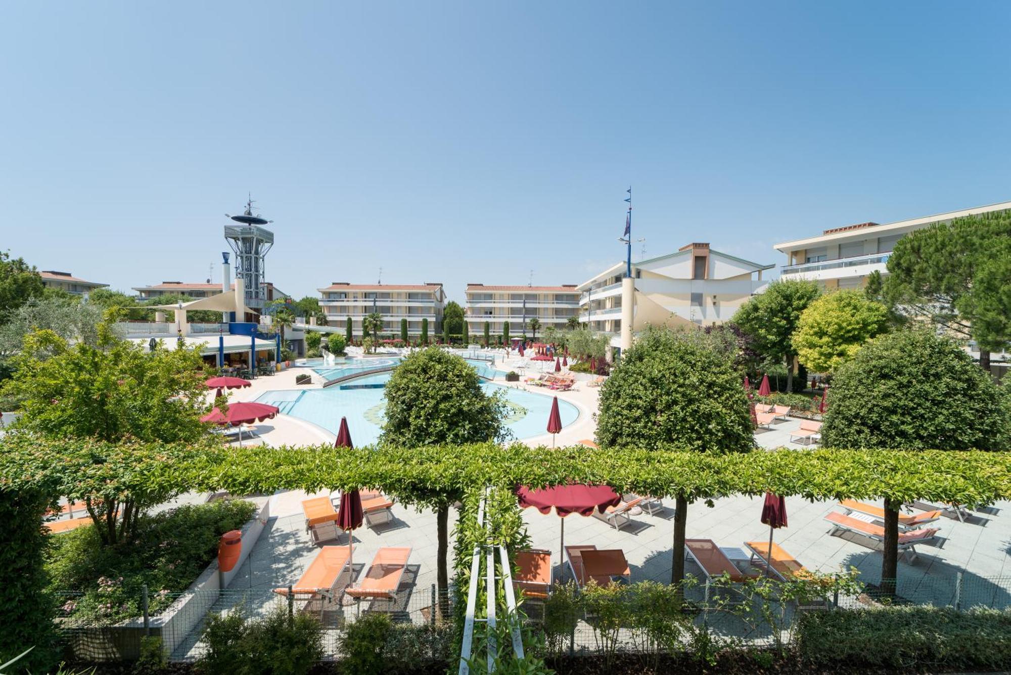 Villaggio Planetarium Resort Bibione Exterior foto