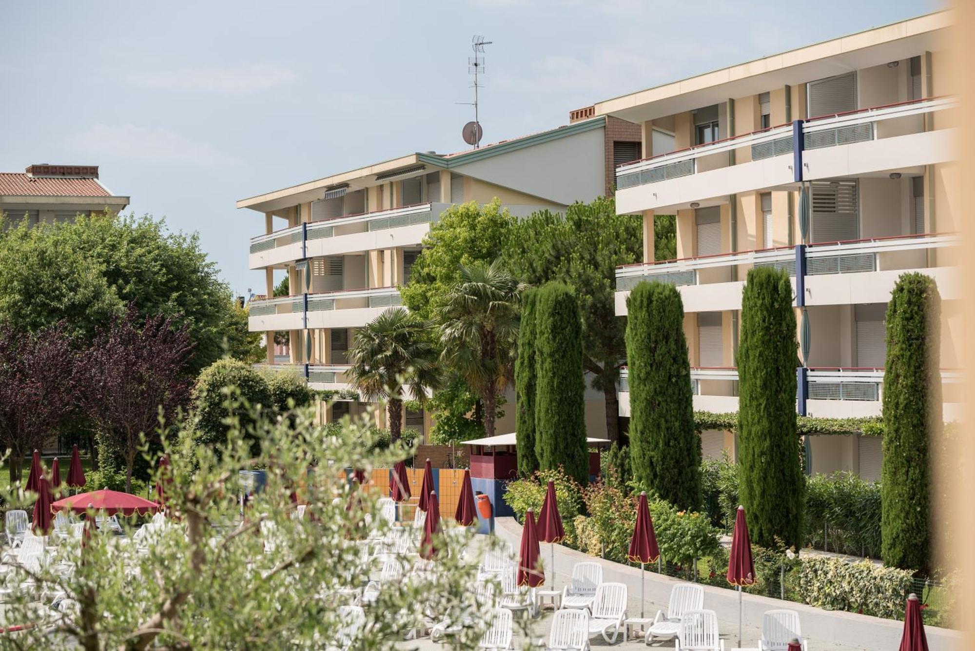 Villaggio Planetarium Resort Bibione Exterior foto