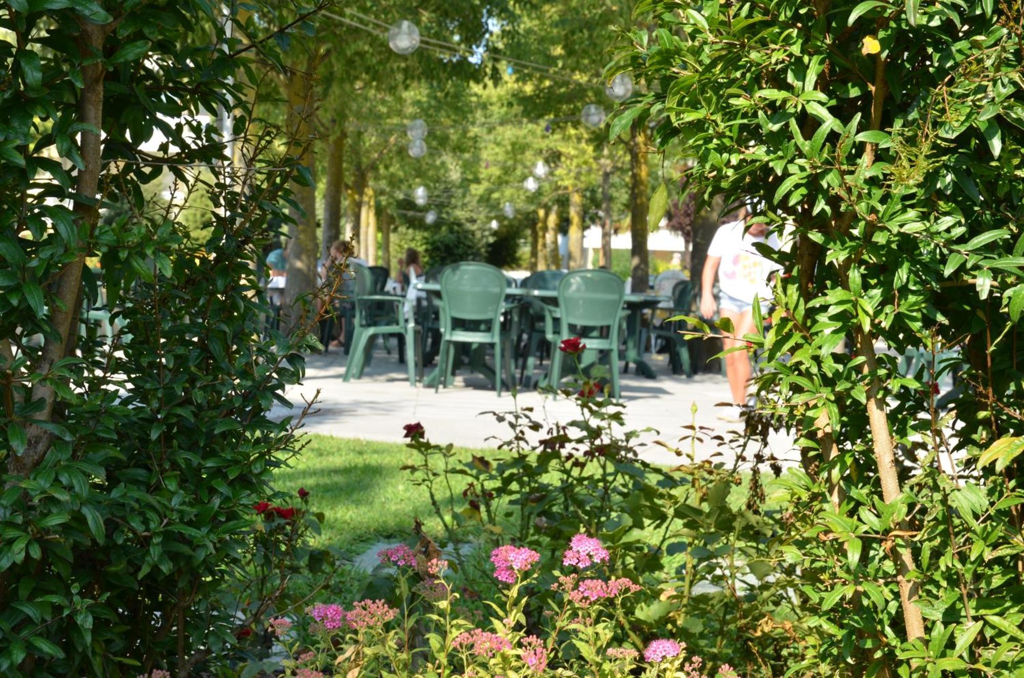 Villaggio Planetarium Resort Bibione Exterior foto