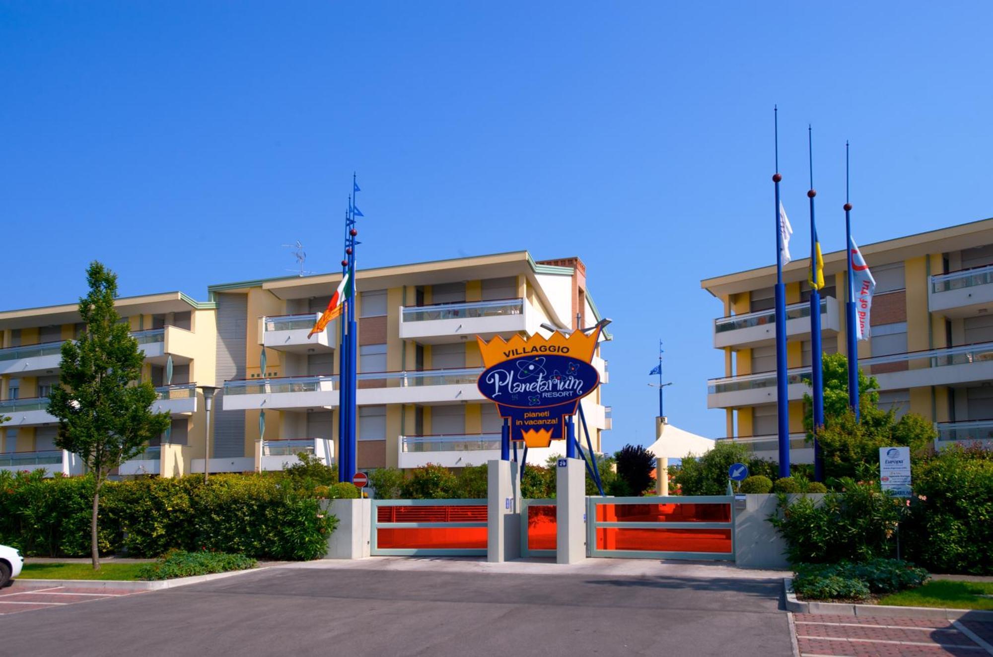 Villaggio Planetarium Resort Bibione Exterior foto