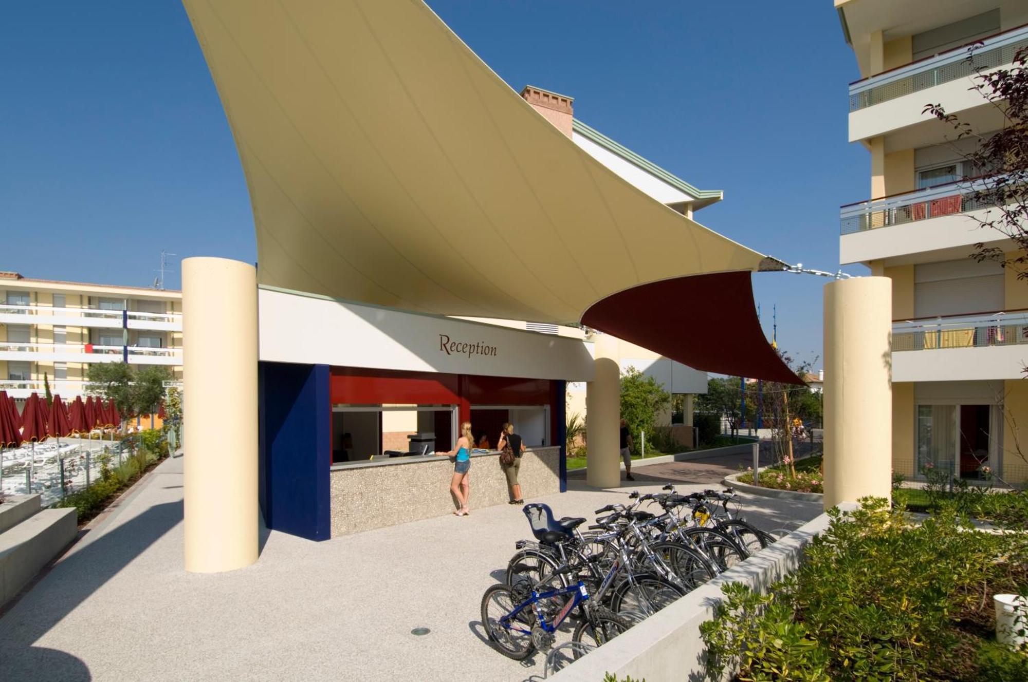 Villaggio Planetarium Resort Bibione Exterior foto