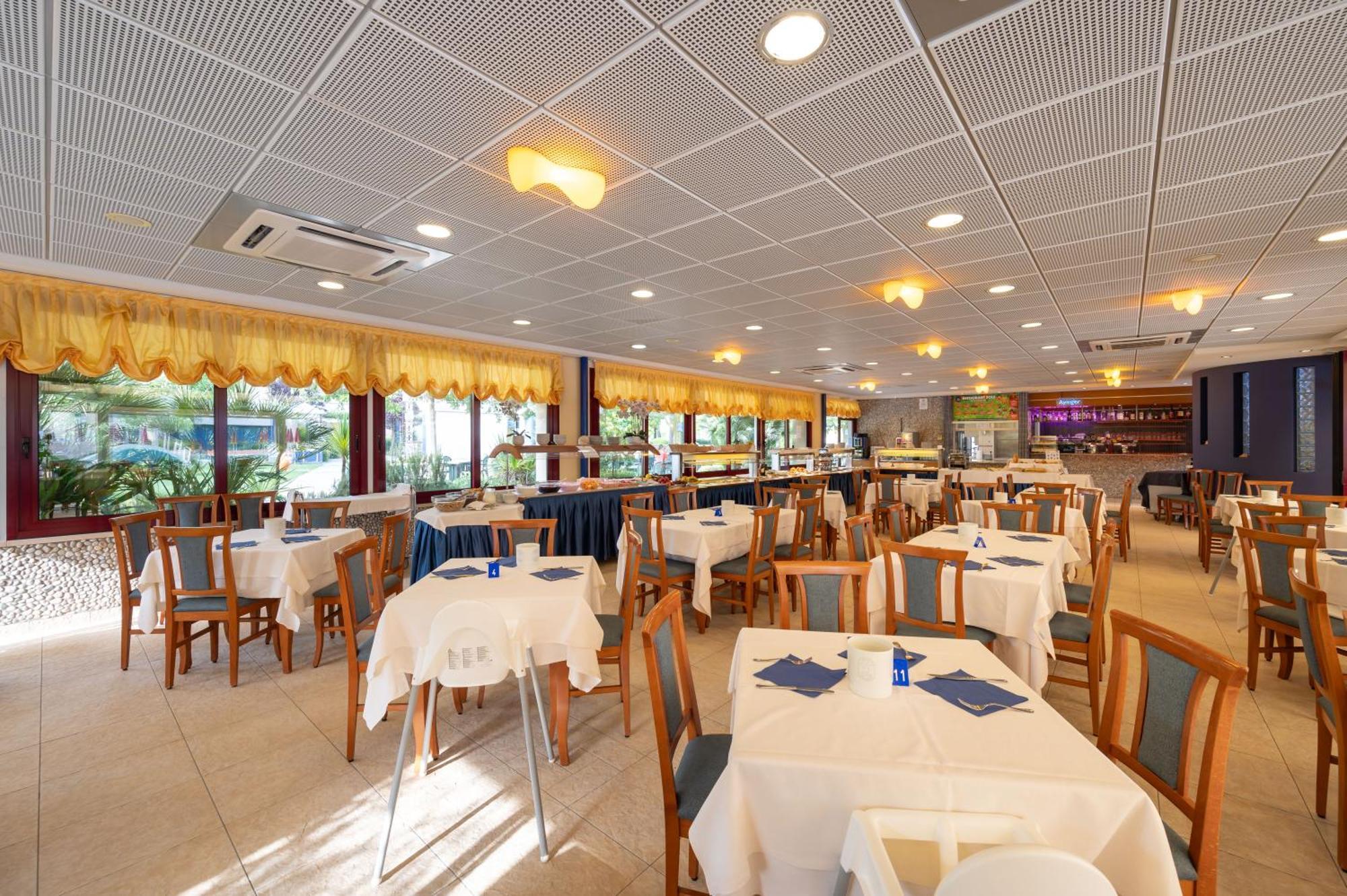 Villaggio Planetarium Resort Bibione Exterior foto