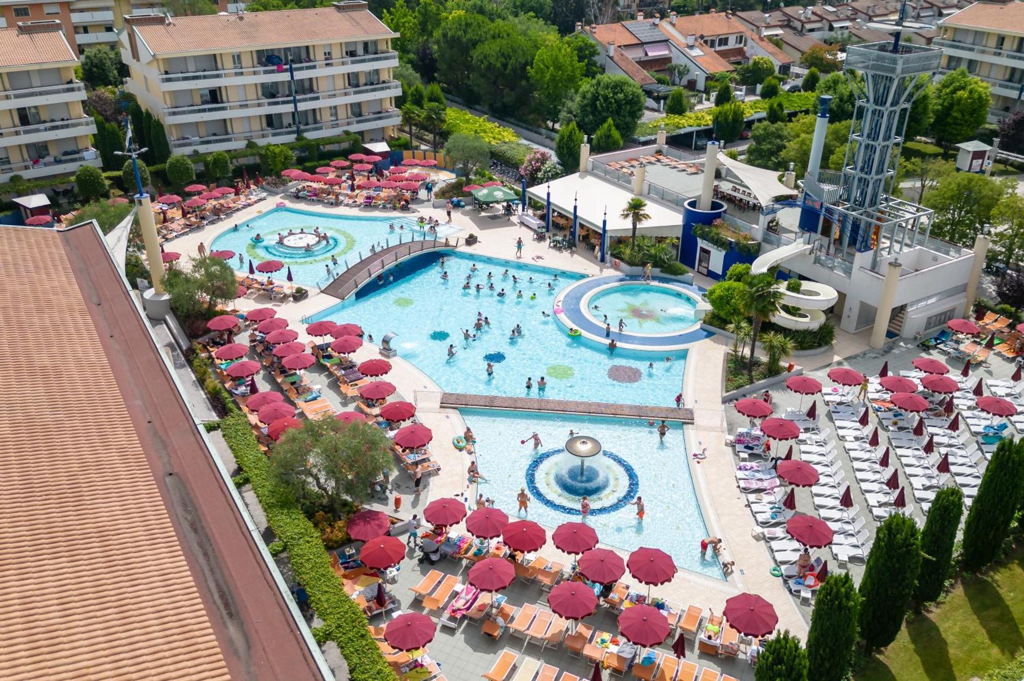 Villaggio Planetarium Resort Bibione Exterior foto