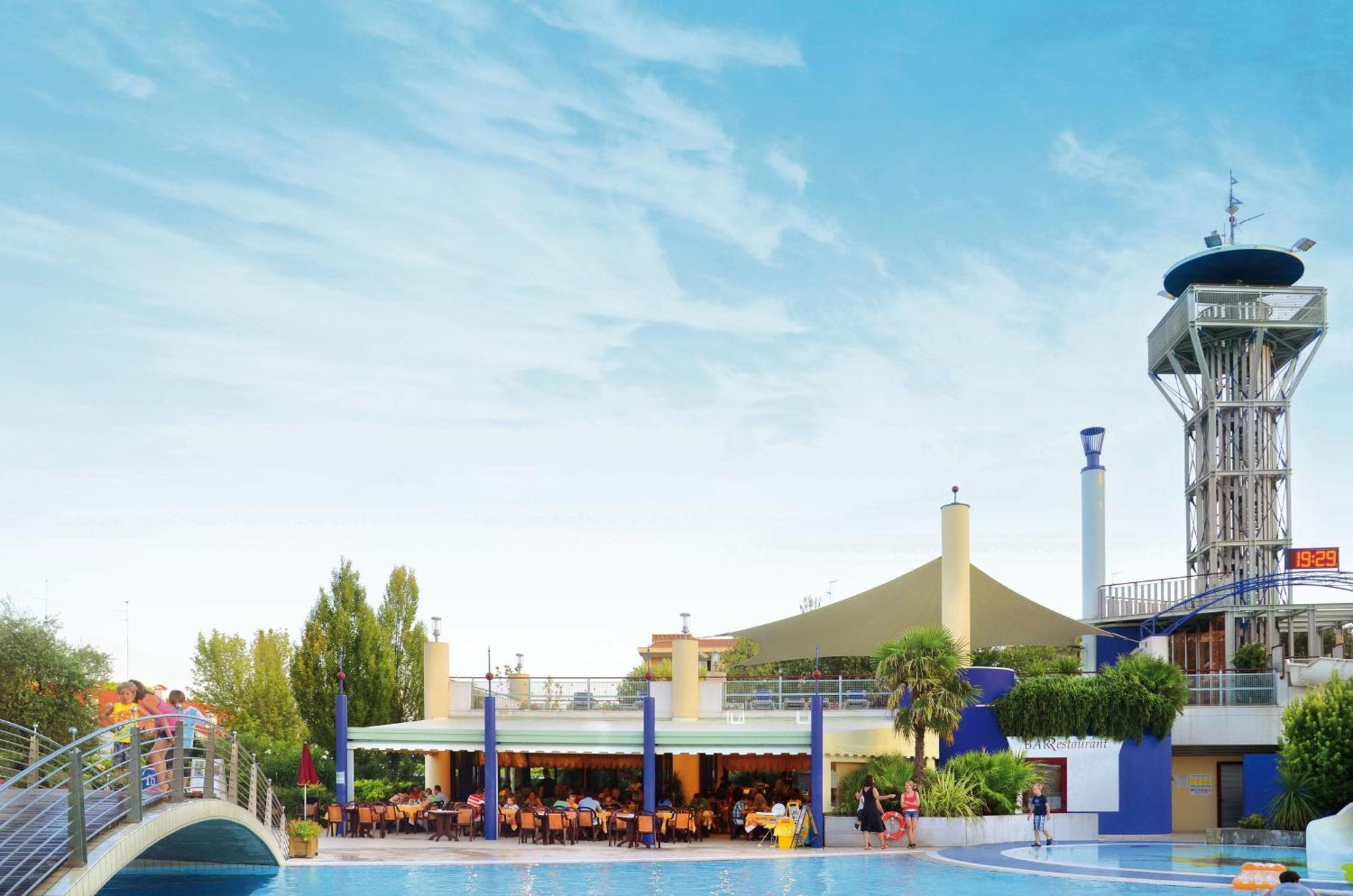 Villaggio Planetarium Resort Bibione Exterior foto